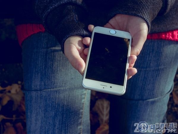 這價格感受下！網(wǎng)友曬16年前手機報價單 雷軍：好貴